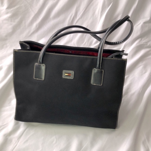 Tommy Hilfiger Handbags - Tommy Hilfiger Purse